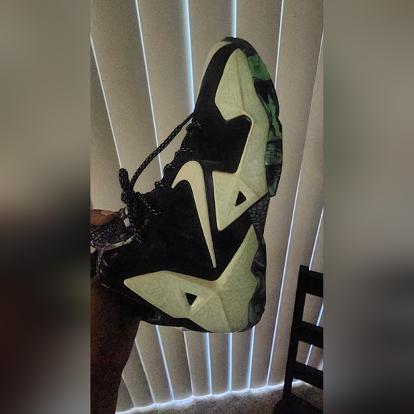 Lebron XI - Picture 5 of 11